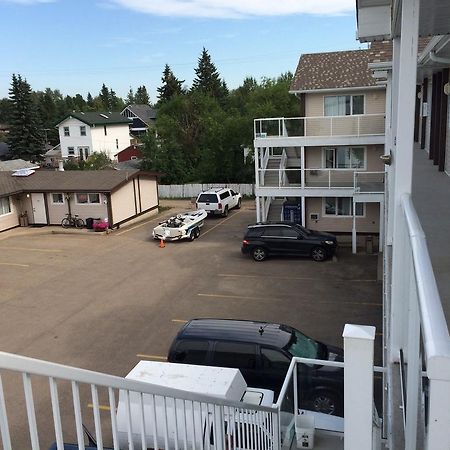 Raccoon Lodge Motel Sylvan Lake Kültér fotó