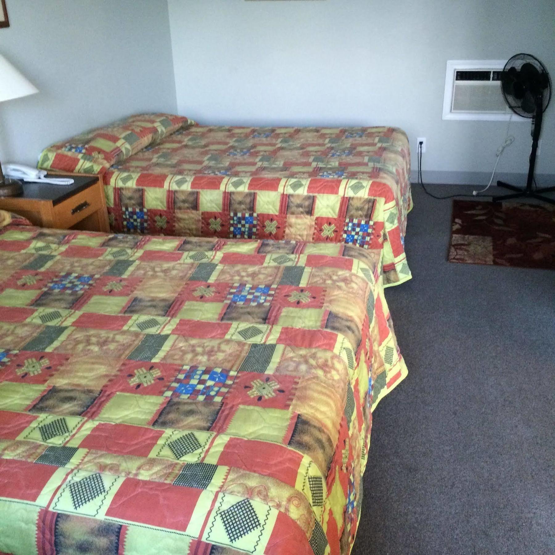 Raccoon Lodge Motel Sylvan Lake Kültér fotó