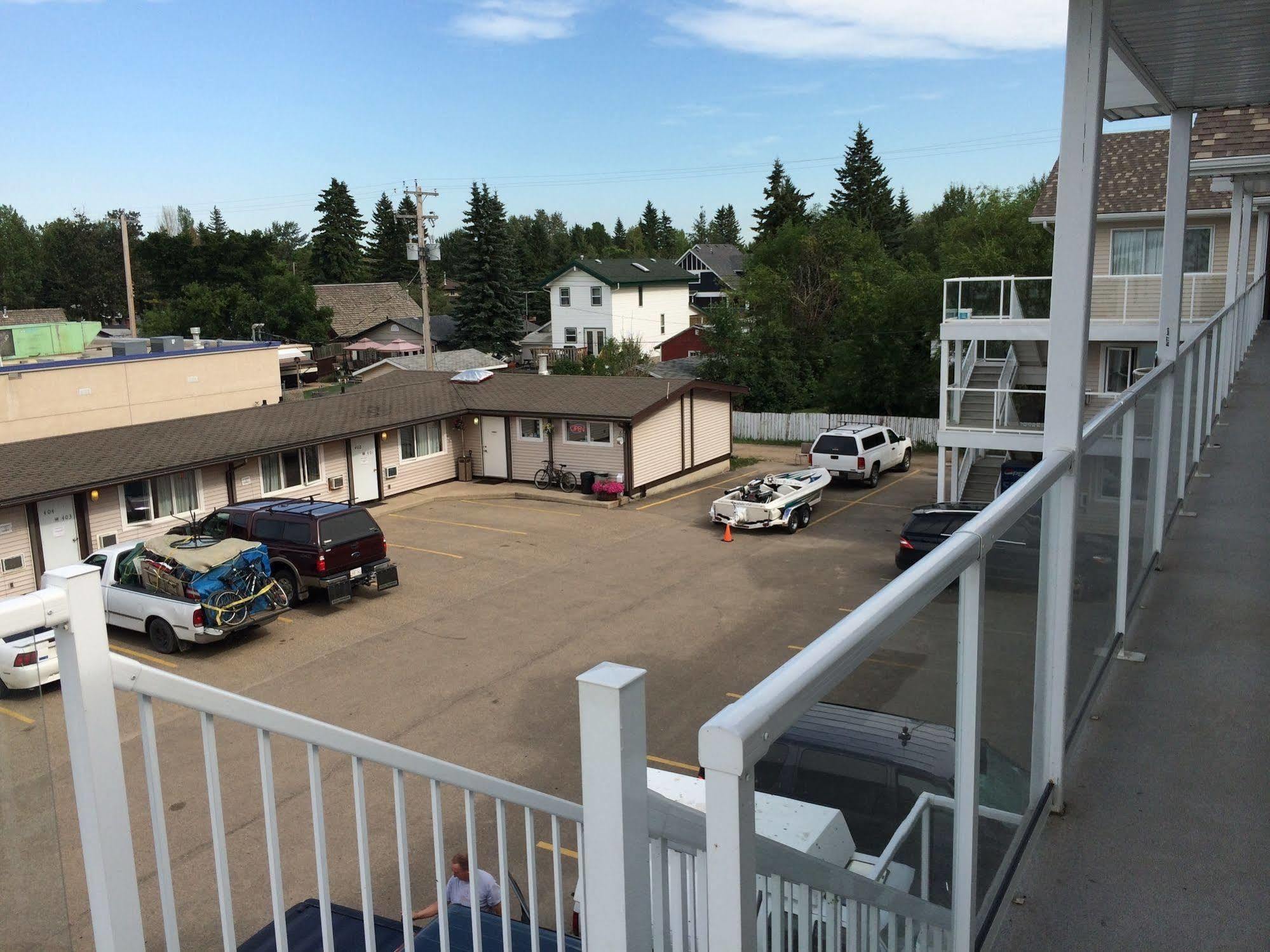 Raccoon Lodge Motel Sylvan Lake Kültér fotó